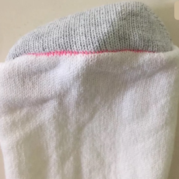 Hanes Her Way Women's White Crew Socks 6 Pair RARE - Picture 3 of 8